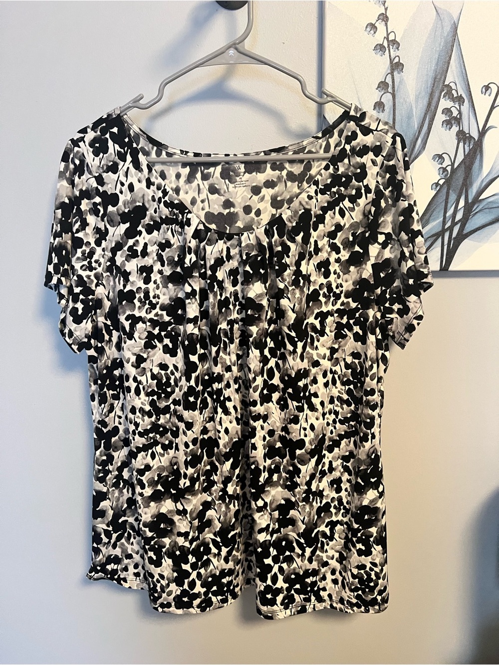 Worthington Black and White Floral-Print Short Sleeve Top